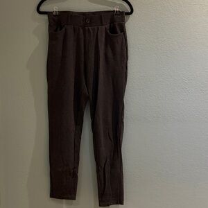 Stylish gray skinny professional yoga pants